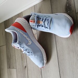 Nike Revolution 5 shoes